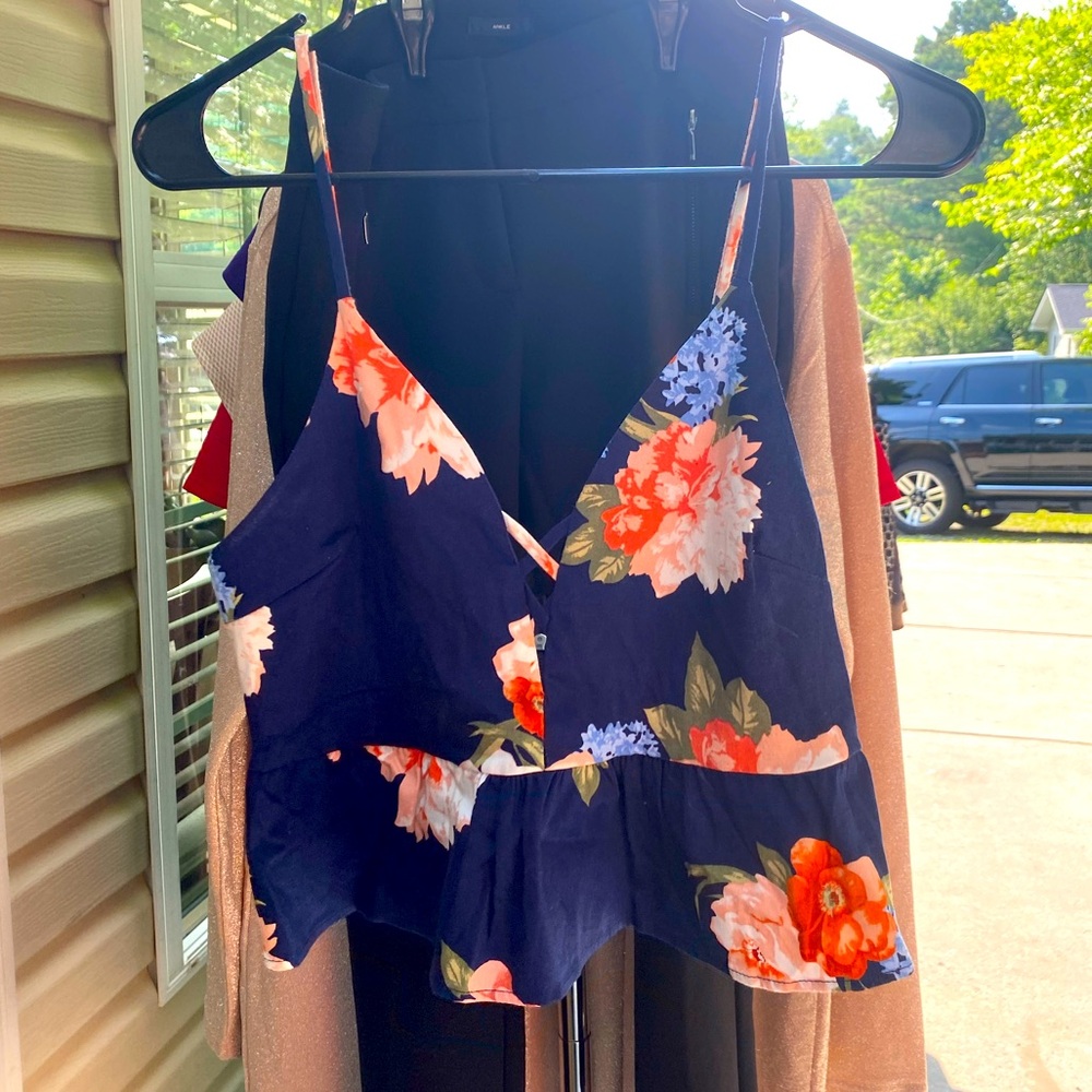 Flower print crop top